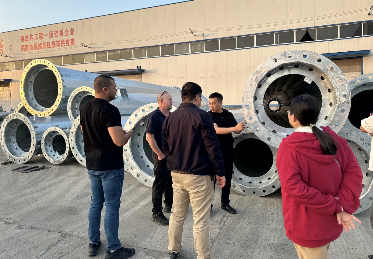 给客户讲解产品 给客户讲解产品