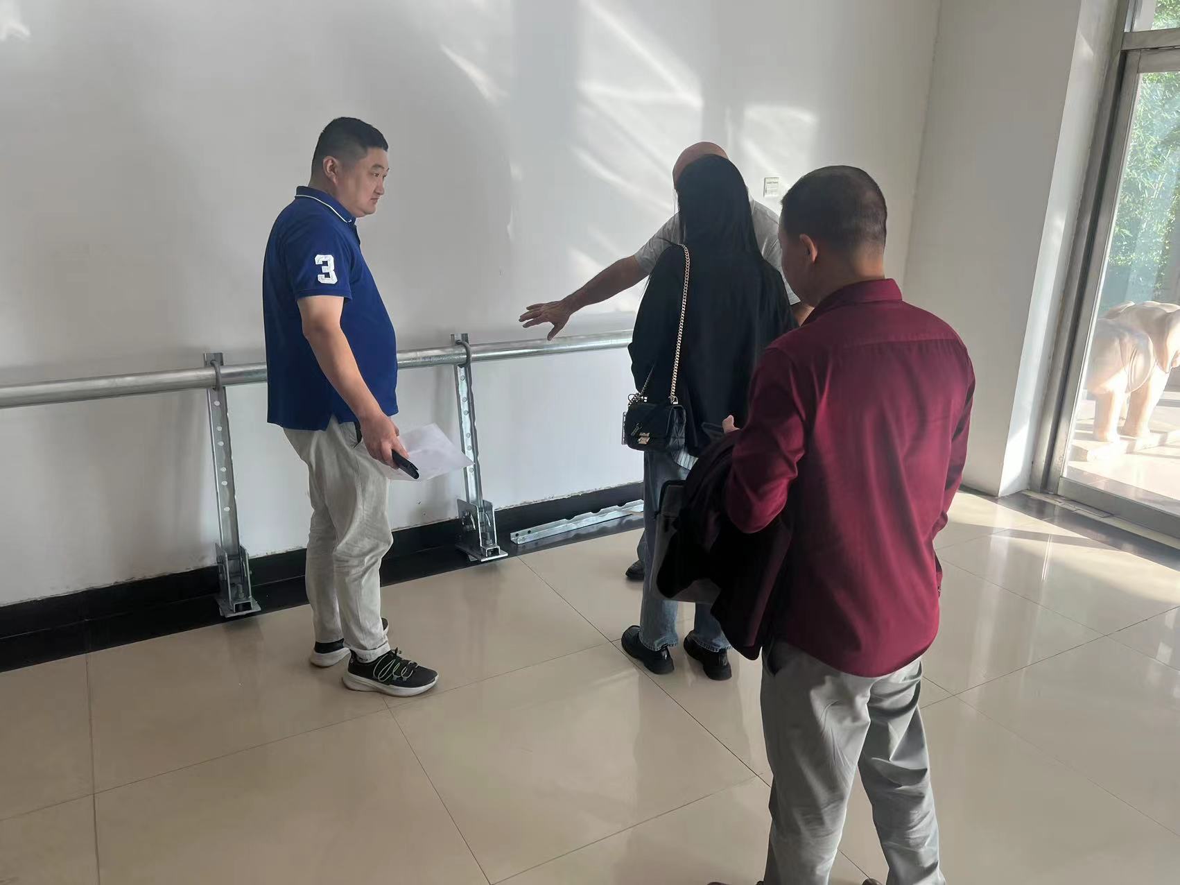 客户参观库房 客户参观库房